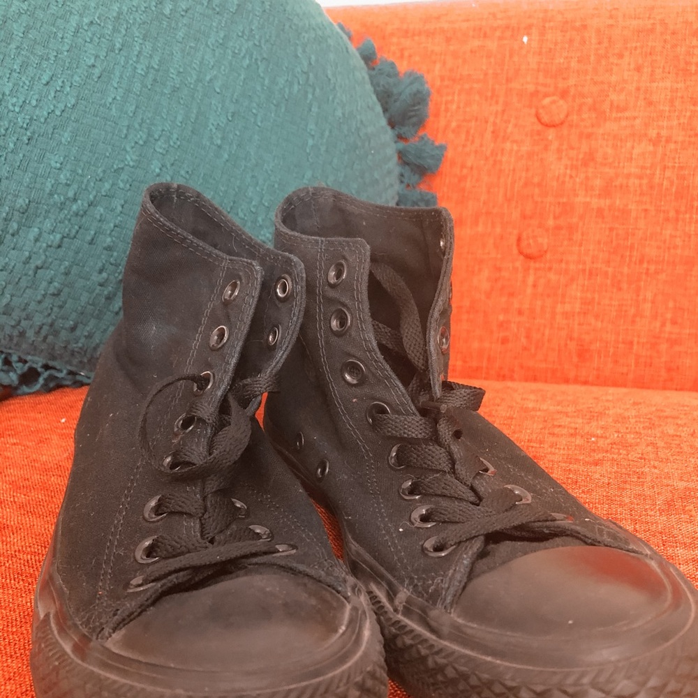 all black converse, size 9